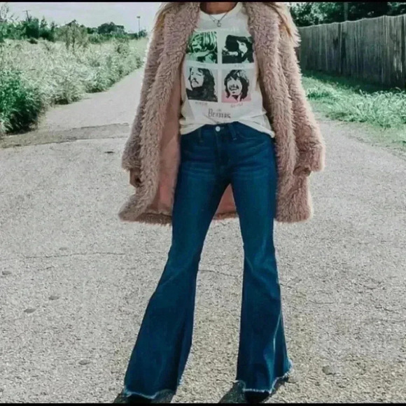 The Beatles Tops - 🆕The Beatles Let It Be Short Sleeve Graphic Tee🆕